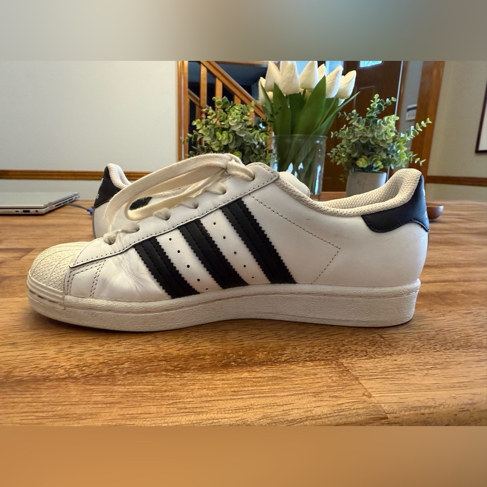 Adidas Super Star Sneakers size 7.5 - Picture 5 of 11